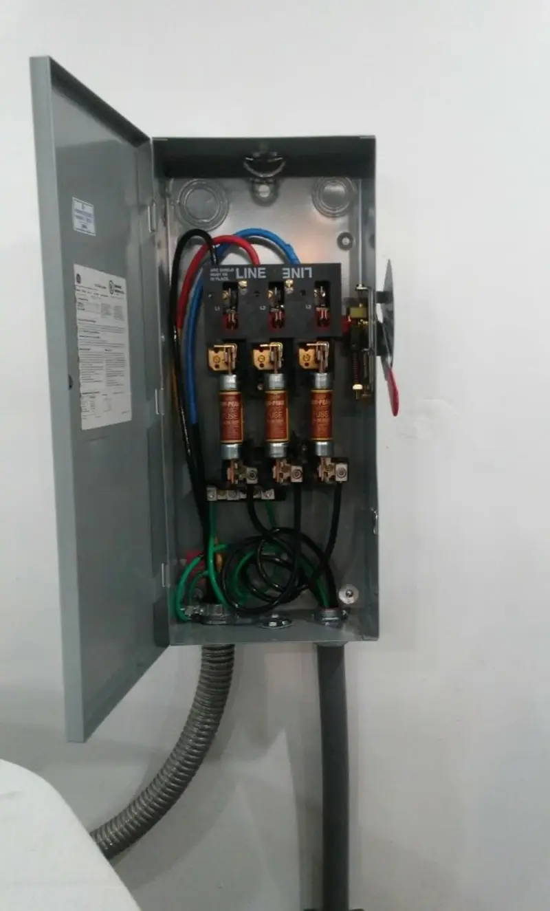 Three-phase disconnect switch installed for Electrical Wiring & Rewiring in Lutz